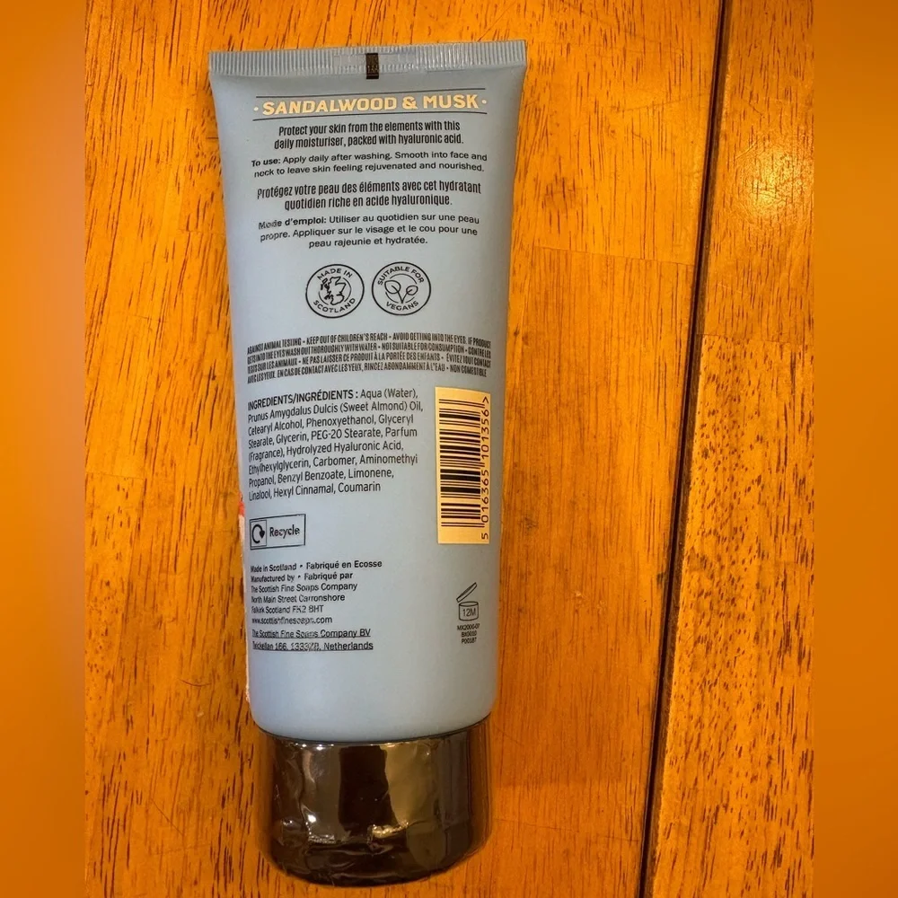 Sandalwood & Musk Facial Moisturizer - Blue